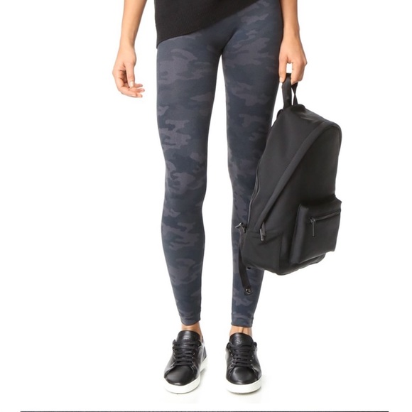 SPANX Look At Me Now Seamless Legging - Picture 5 of 9